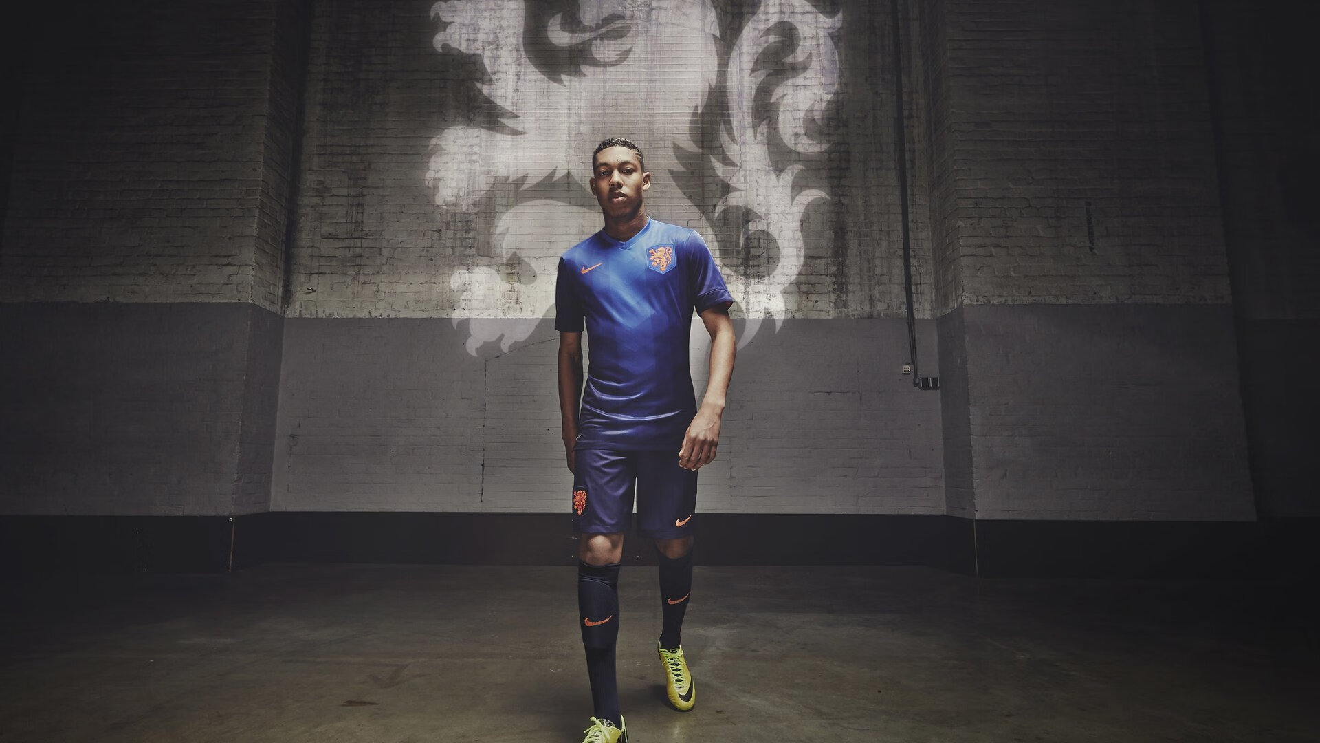 九游网页版官网-弗朗索瓦·斯图尔特：稳重的防守与精准的传球，为南非队打下坚实基础