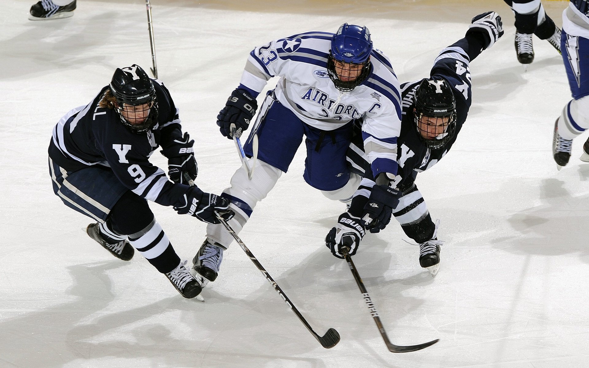 九游网页版官网-达米恩·麦肯齐：全黑队的“攻击引擎”，快速反击是他的强项